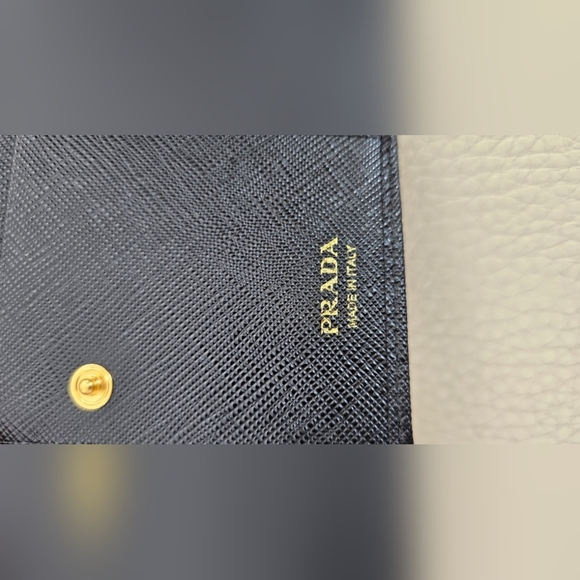Prada Authentic Saffiano Leather Black Wallet  Zip Coin Compartment small - Picture 9 of 10